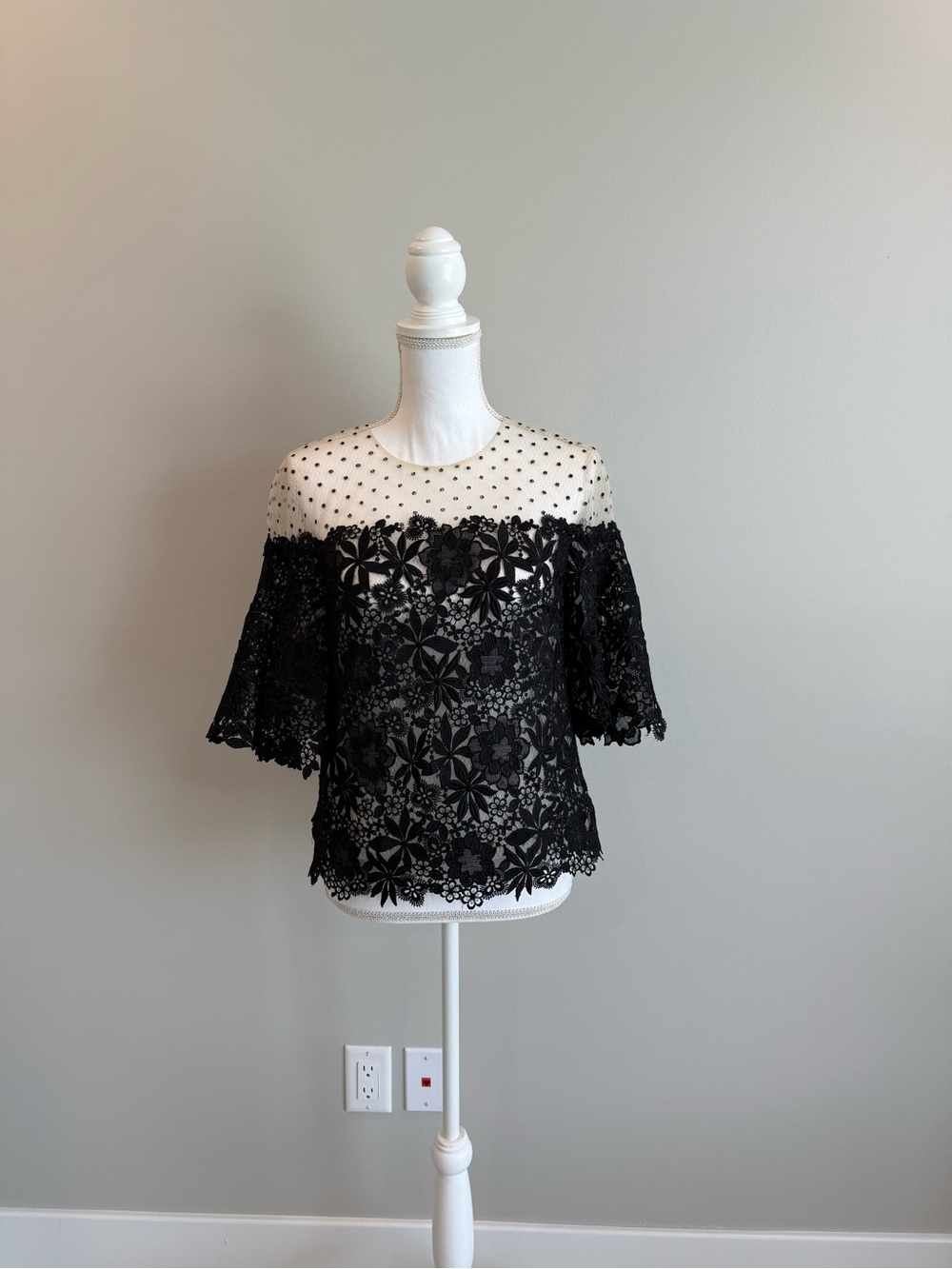Monique Lhullier resort 2018 vogue runway lace top blouse size 4 - Picture 2 of 15